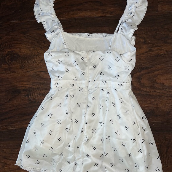 The JetSet Diaries X Free People White Ruffle Boho Rhapsody Romper XS $278 - Picture 3 of 4